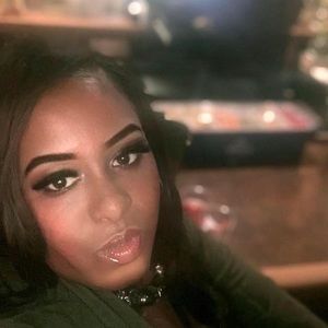 Meet your Posher, Kendra